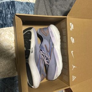 Brooks Women's Athletic Shoes in Purple and Black